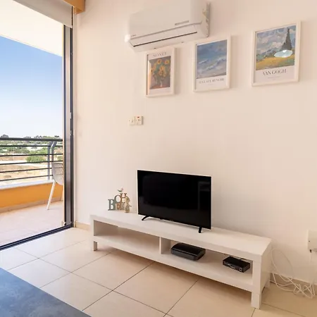 Mirabella Mackenzie 1 Bedroom Flat Near The Sea Lárnaca