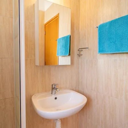 Mirabella Mackenzie 1 Bedroom Flat Near The Sea * 라르나카