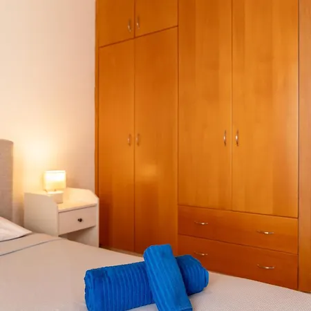 아파트 Mirabella Mackenzie 1 Bedroom Flat Near The Sea 라르나카